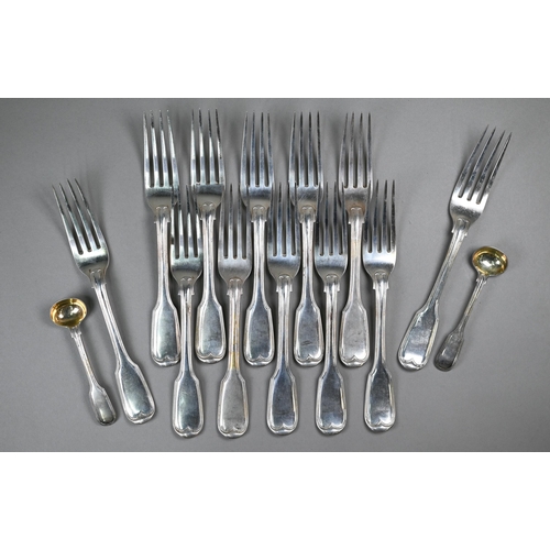 124 - A set of twelve early Victorian silver fiddle & thread table forks, William Eaton, London 1839, ... 