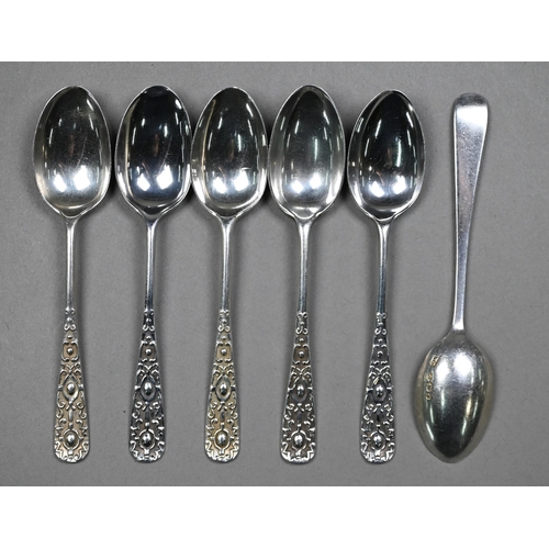 140 - A pair of George IV silver proto-King's pattern sauce ladles, (maker's marks rubbed) London 1829, to... 