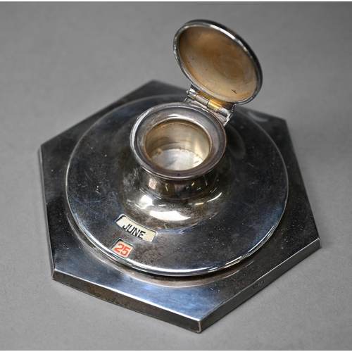 148 - A loaded silver capstan inkwell on octagonal base, incorporating a perpetual calendar, Henry William... 