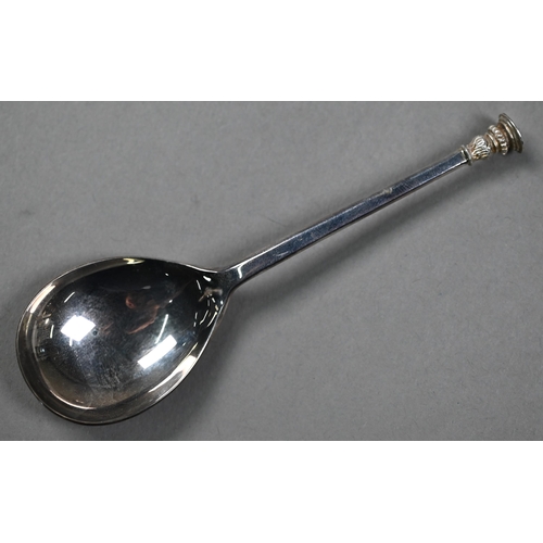 174 - An Edwardian silver sugar basin on bun feet, Cooper Brothers & Sons Ltd., Sheffield 1908, to/w a... 