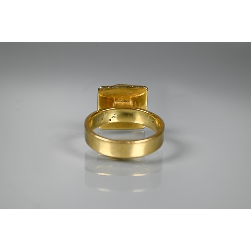 206 - An 18ct yellow gold ring with square 'cross' motif, 1.2 x 1.2cm, size L 1/2, approx 10g