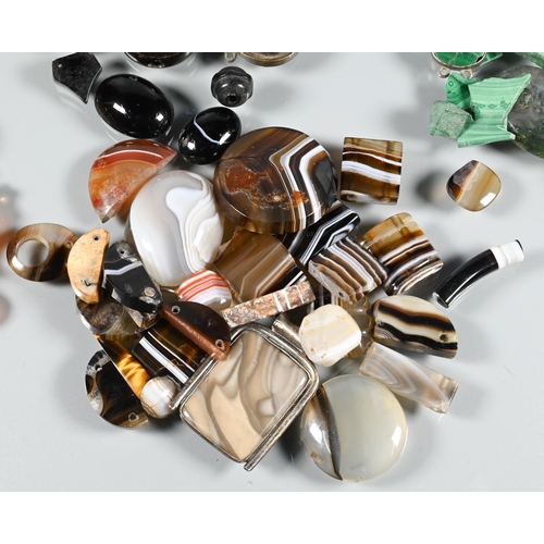 218 - A collection of various pieces of hardstone/agate/quartz etc, various shapes, sizes and including so... 