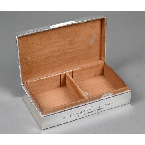 22 - A silver cigarette box with cedar lining, London 1963, 15.5cm wide, to/w a pair of Sterling specimen... 