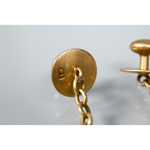 223 - A pair of 9ct yellow gold rectangular cufflinks, bearing initials GB, chain-linked, approx 7.6g; thr... 