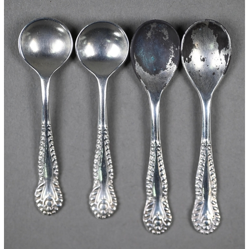 26 - A silver six-piece condiment set, c/w spoons, William Suckling Ltd, Birmingham 1961, 10oz, net of bl... 
