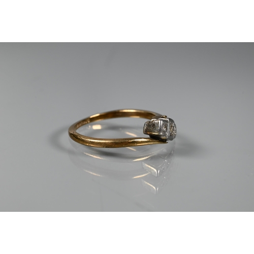 260 - A 9ct yellow gold narrow wedding band, size R, to/w a three stone diamond ring set 18ct and plat (mi... 