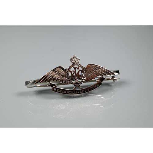 280 - A 9ct gold RAF sweetheart 'wings' brooch, approx 2.9g to/w Royal Flying Corps sweetheart brooch, sil... 