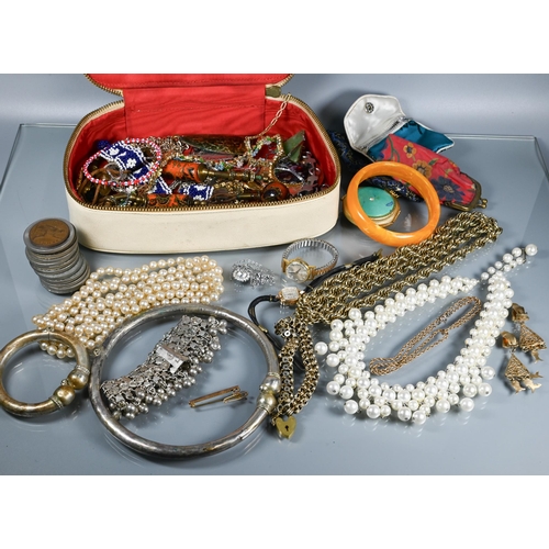 332 - A collection of vintage and other jewellery including gilt metal chains, simulated pearls, two wrist... 