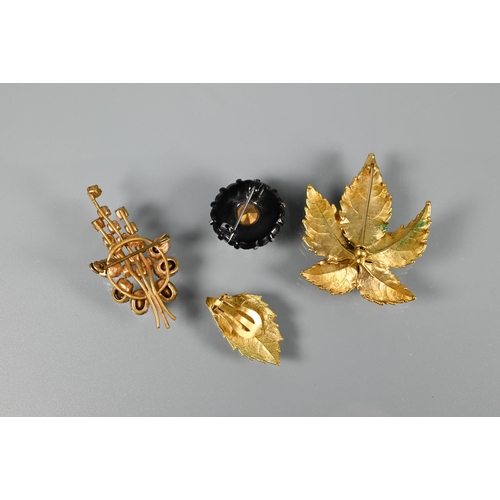 333 - A river pearl necklace and bracelet, a gilt metal brooch in the form of a leaf with single matching ... 