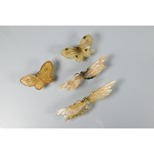 349 - Two French Art Nouveau horn dragonfly brooches, realistically carved with iridiscence, wingspan 11 a... 