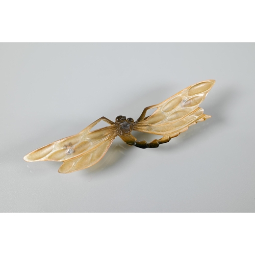 349 - Two French Art Nouveau horn dragonfly brooches, realistically carved with iridiscence, wingspan 11 a... 