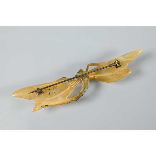 349 - Two French Art Nouveau horn dragonfly brooches, realistically carved with iridiscence, wingspan 11 a... 