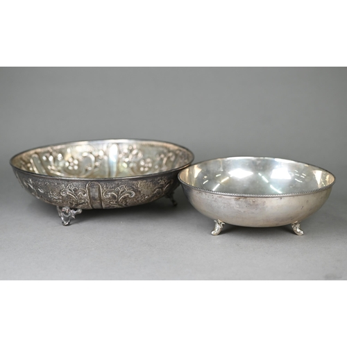 43 - Two Continental white metal bowls, stamped '925', 18.5/14.5cm diameter,  11.15oz