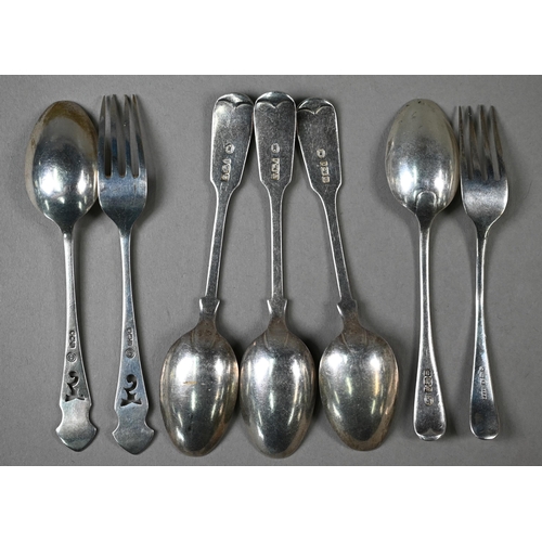 64 - Twelve various silver teaspoons, to/w a caddy spoon, butter knife, two small forks and a miniature t... 