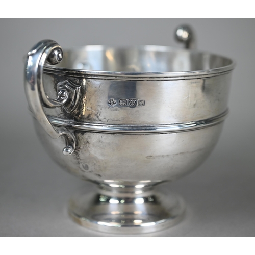 66 - A heavy quality small silver rose bowl with twin scroll handles and raised foot, Jay, Richard Attenb... 