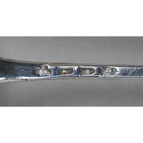 71 - An early George III silver punch ladle with shell bowl, Thomas & William Chawner, London 1763, 6... 