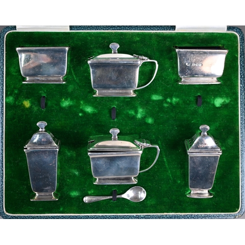 81 - A cased Art Deco silver six-piece condiment set, Goldsmiths & Silversmiths Co Ltd, London 1938, ... 
