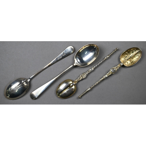 88 - Various oddments of silver, including a pair of Victorian fluted urn pepperettes, Sheffield 1887, to... 