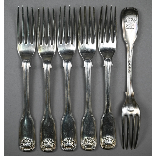 91 - A set of six each William IV silver fiddle, thread and shell dessert forks and teaspoons, William Ba... 