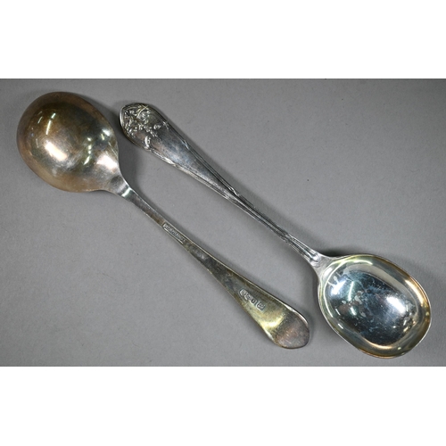 92 - A heavy quality set of six silver soup spoons with decorative stems, James Deakin & Sons, Sheffi... 