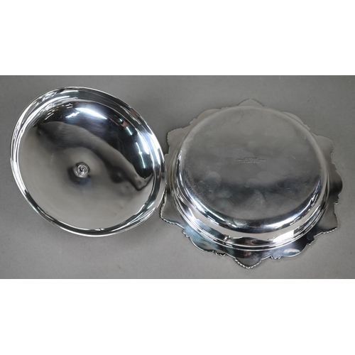 99 - An Edwardian silver muffin dish and cover with shell and scroll rim, Goldsmiths & Silversmiths C... 