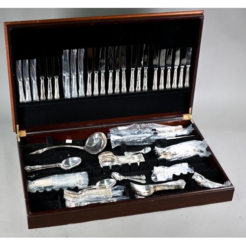 13 - An extensive set of epns Kings Pattern cutlery for twelve settings - little used or as new - in leat... 