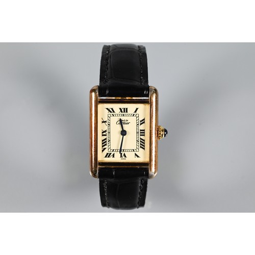 430 - A Must De Cartier tank watch, the 20 mm .925 stamped case back, quartz movement with leather and gil... 