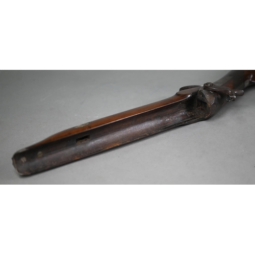 1005 - An early 19th century percussion sporting gun of large bore, the single 81 cm Damascus barrel with o... 