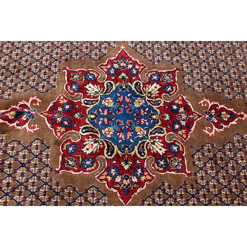 722 - A contemporary North West Persian Bidjar carpet, 310 x 205 cm