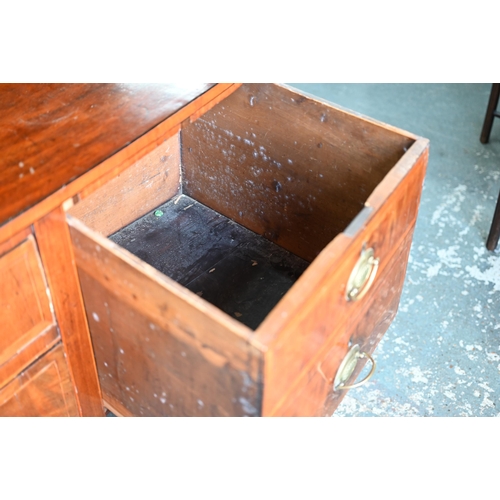 850 - A Georgian cross-banded and ebony line inlaid mahogany bow-fronted sideboard, centred by a pair of s... 