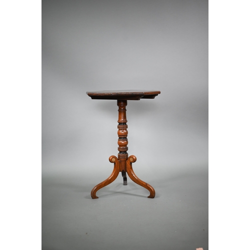 885 - An octagonal tilt top tripod table in the Chippendale manner, 19th century, 47 cm x 48 cm x 70 cm h