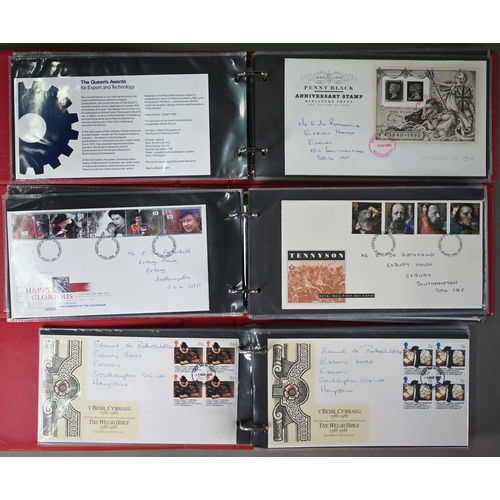 912 - A collection of approximately two hundred and fifty commemorative stamps and first day covers, in ni... 