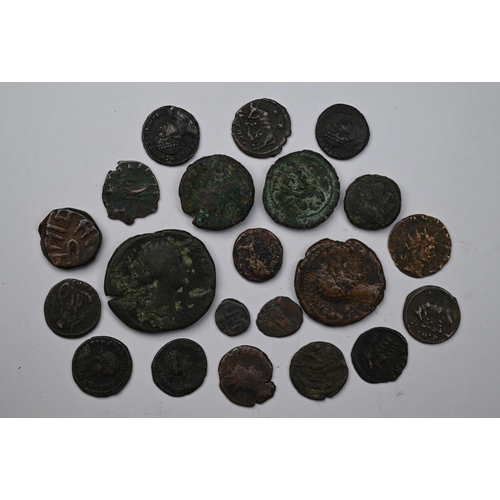 949 - Various Roman denarii and other coins, including Constantine examples (21)