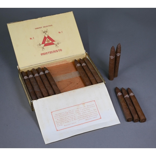 956 - A box of 25 Montecristo No. 2 (Havana) cigars