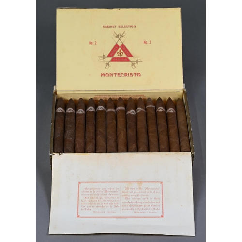 956 - A box of 25 Montecristo No. 2 (Havana) cigars