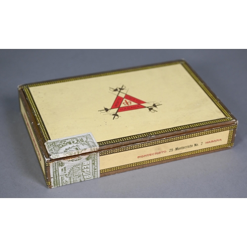 956 - A box of 25 Montecristo No. 2 (Havana) cigars