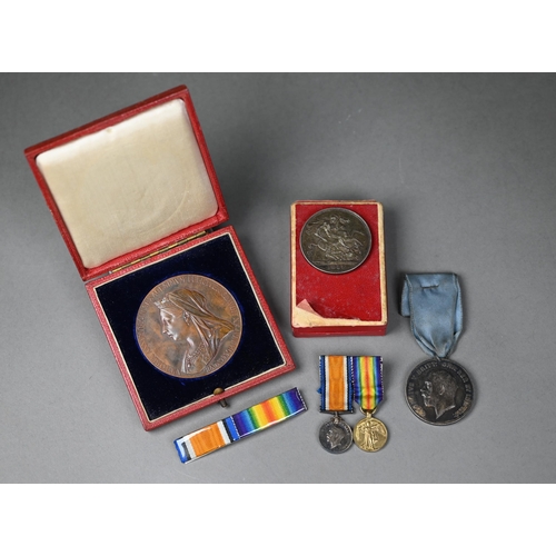 964 - An 1897 bronze Diamond Jubilee medallion (cased), to/w an 1889 silver crown coin, a 1914 - 1918 War ... 