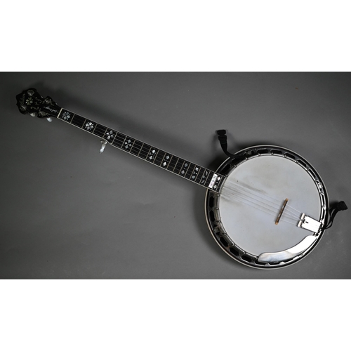 986 - A Gibson Mastertone Earl Scruggs banjo with case, serial no.4017, model standard