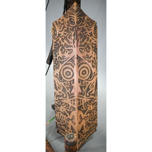 993 - A Penan tribal spear/blowpipe c/w a quiver of bamboo darts, to/w a bow with a quiver of arrows, a ca... 