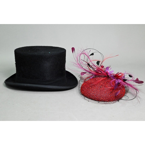 1021A - A modern Locke & Co (St James's, London) 100% fur-felt top hat, size 7⅝ (62), in original box (l... 