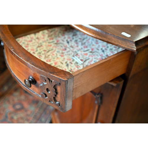 117 - A 19th century mahogany pedestal bedside cabinet, 40 x 54 x 72 cm high