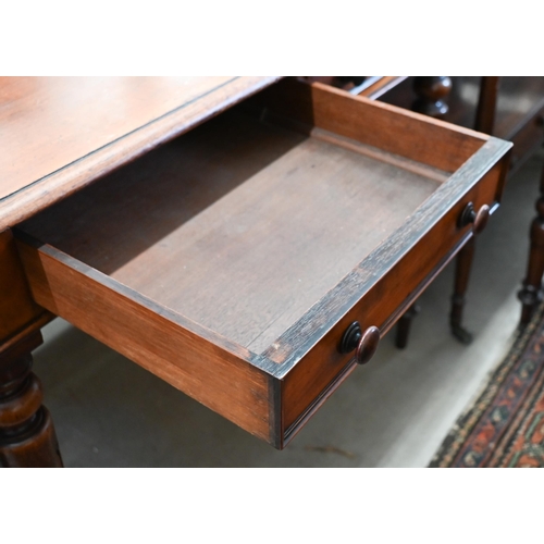 147 - A Victorian mahogany dressing table with two drawers on turned supports, 90 x 54 x 78 cm to/w a Vict... 