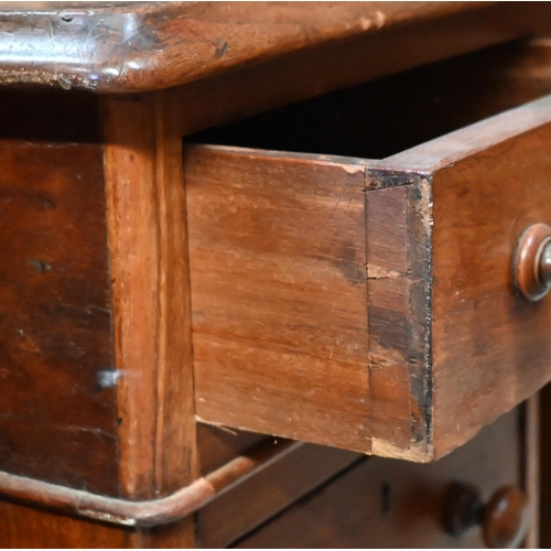 167 - A Victorian mahogany twin pedestal desk with nine drawers, a/f, 120 x 64 x 76 cm high