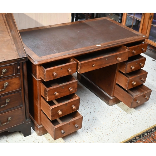 167 - A Victorian mahogany twin pedestal desk with nine drawers, a/f, 120 x 64 x 76 cm high