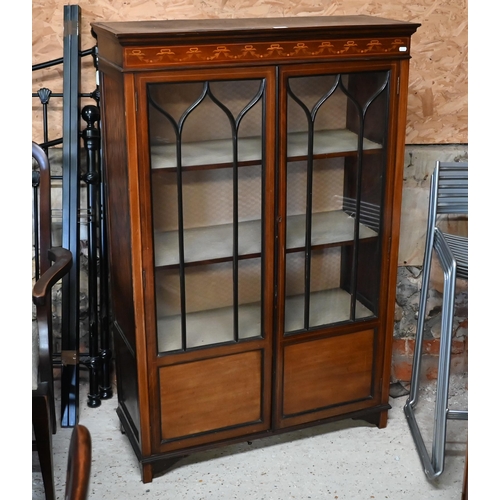 171 - An Edwardian walnut inlaid Sheraton revival display cabinet, 90 x 34 x 137 cm high