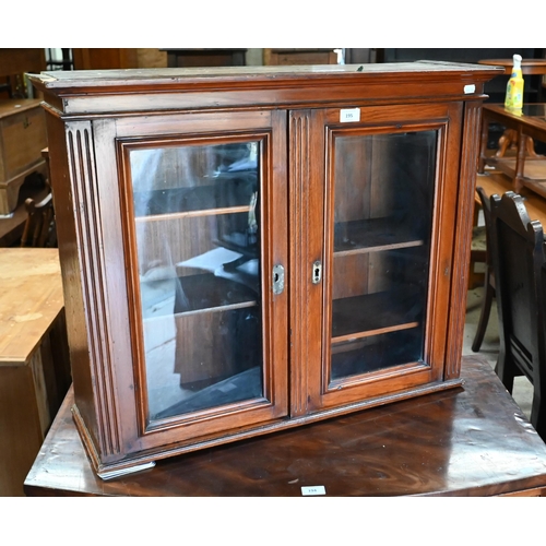 195 - An early 20th century oak glazed wall table top display cabinet, 76 x 24 x 65 cm high