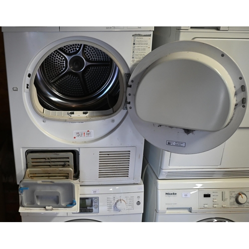 211 - White goods - A Bosch Avantix x8 condenser tumble dryer, 60 x 60 x 84 cm, untested and no warranty o... 