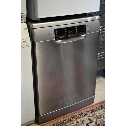 214 - White goods - A Bosch Serie 4 silence plus dishwasher, 60 x 60 x 84 cm, untested and no warranty off... 