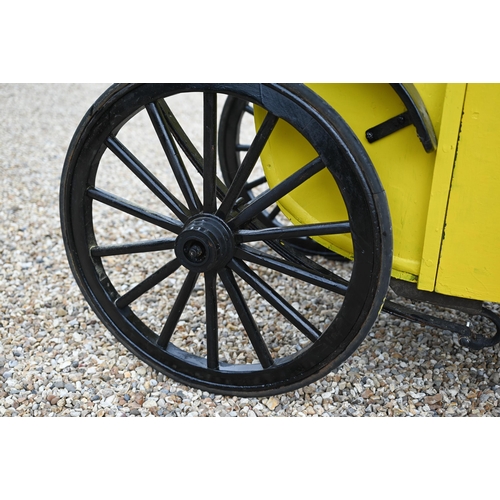 261 - A bespoke half-size 18th century style carriage, twin axle on steel frame with front turntable, driv... 