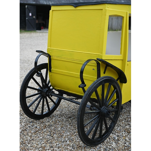 261 - A bespoke half-size 18th century style carriage, twin axle on steel frame with front turntable, driv... 